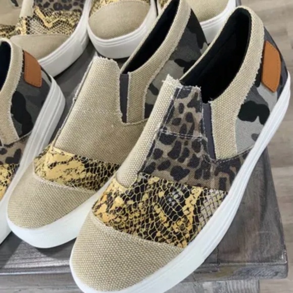 Women’s Slip-On Sneakers | Camo Leopard Snake Print | EU 39 (US 8–8.5) - Picture 2 of 2